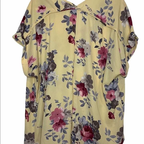Janette Plus Light Yellow Floral V-Neck Blouse - Picture 2 of 7